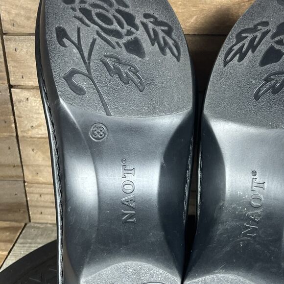 Naot Womens Size 7 Coal Grey Nubuck Leather Avignon Buckle Slip on Mule Clog - Picture 11 of 11